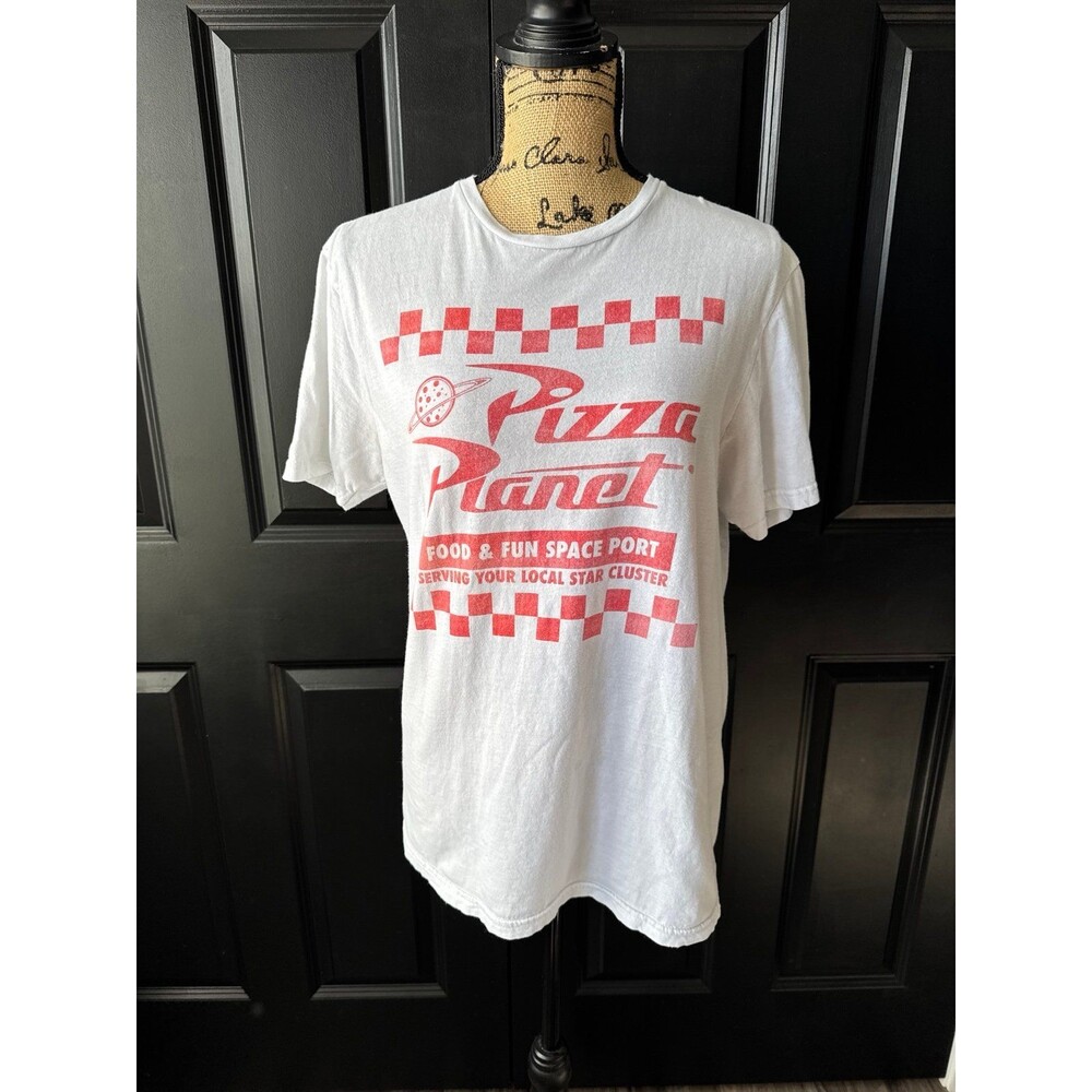 Pizza, planet T-shirt, women’s size medium